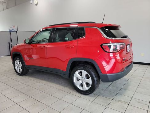 Used 2019 Jeep Compass Latitude w/ Popular Equipment Group AWD/4WD image 8