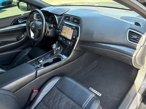 Used 2023 Nissan Maxima SR w/ Sport Mat Group image 15