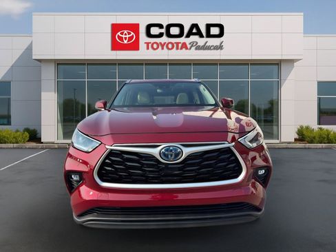 Used 2021 Toyota Highlander XLE AWD/4WD image 8