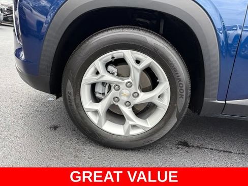 Used 2024 Chevrolet Trax LS w/ LS Convenience Package FWD image 9