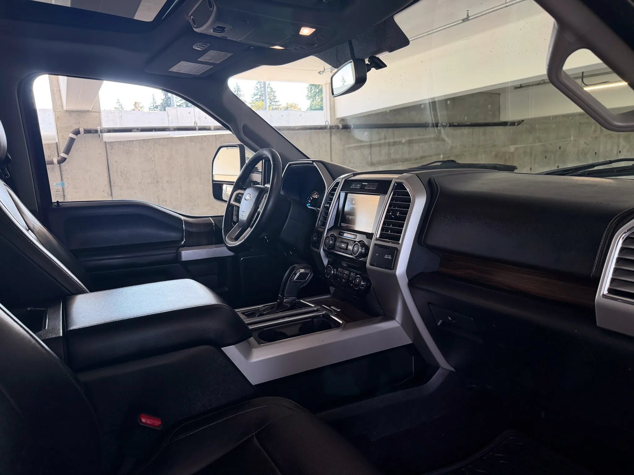 Used 2015 Ford F150 Lariat AWD/4WD image 27