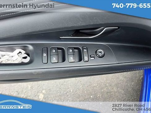 Used 2025 Hyundai Elantra Sport FWD image 12