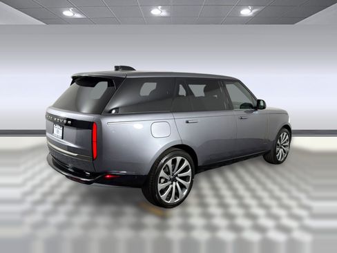 New 2026 Land Rover Range Rover Long Wheelbase SE AWD/4WD image 8