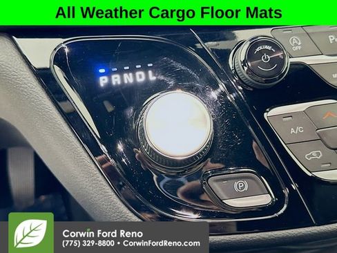 Used 2025 Chrysler Pacifica Select AWD/4WD image 16