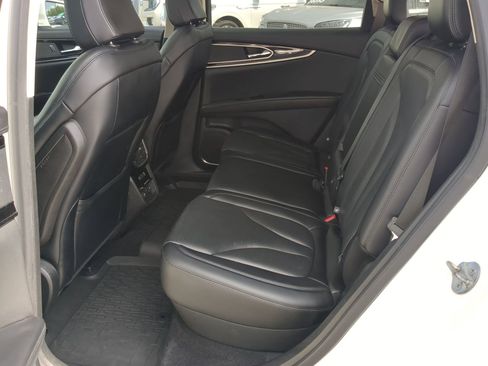 Used 2022 Lincoln Nautilus Reserve FWD image 22