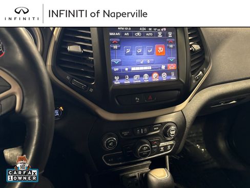 Used 2015 Jeep Cherokee Limited w/ Trailer Tow Group image 17