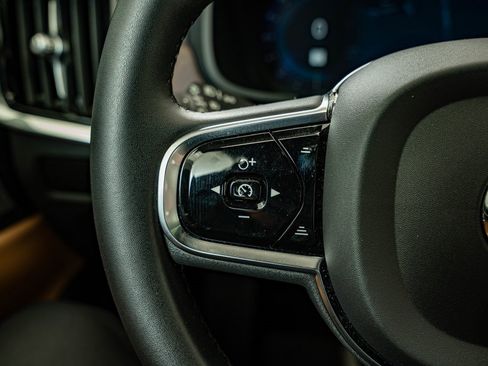 Used 2023 Volvo S90 B6 Ultimate w/ Lounge Package image 19