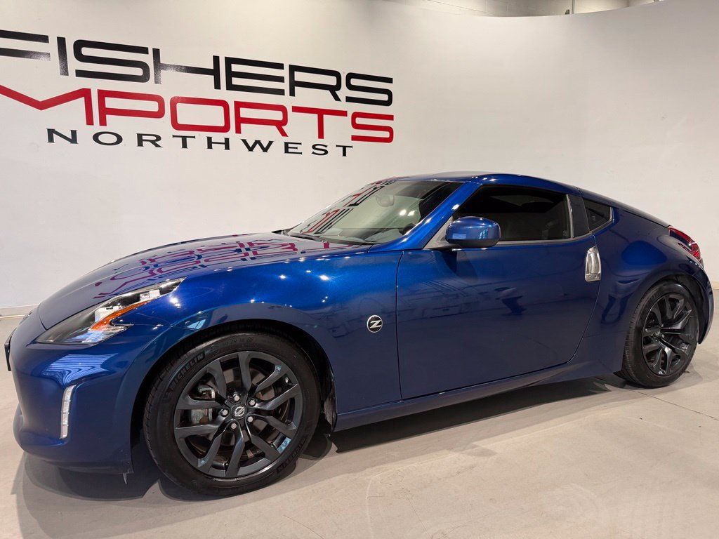 Used 2019 Nissan 370Z Coupe RWD image 2