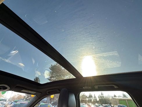 Used 2016 Porsche Cayenne AWD/4WD image 12