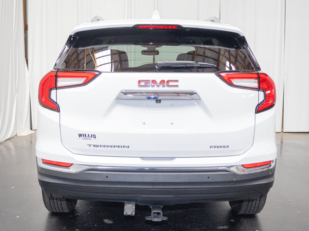 Used 2022 GMC Terrain SLT w/ Tech Package AWD/4WD image 3