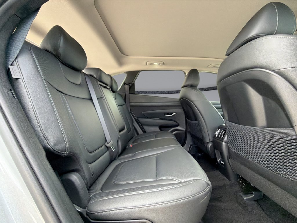 Used 2025 Hyundai Tucson Limited FWD image 17