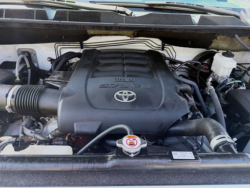 Used 2021 Toyota Tundra SR5 w/ SR5 Upgrade Package AWD/4WD image 29