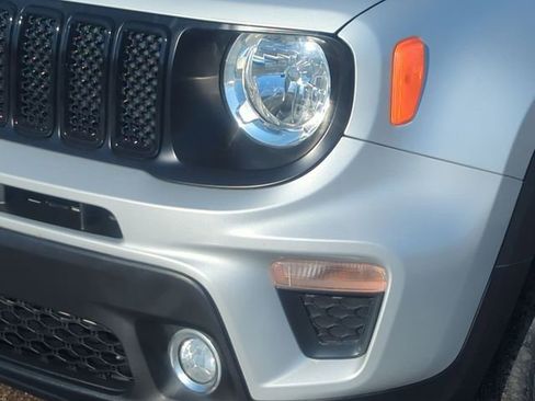 Used 2020 Jeep Renegade Latitude image 9