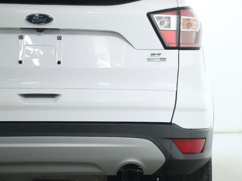 Used 2018 Ford Escape SE w/ Ford Safe & Smart Package image 44
