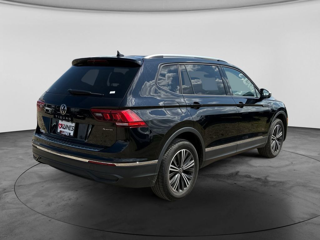 Used 2024 Volkswagen Tiguan Wolfsburg Edition AWD/4WD image 10