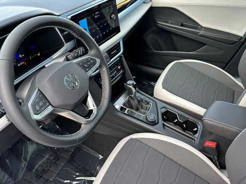 New 2026 Volkswagen Taos SE AWD/4WD image 9