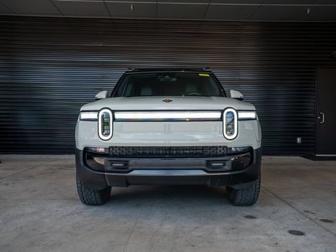 Used 2025 Rivian R1S Premium Dual AWD/4WD image 10