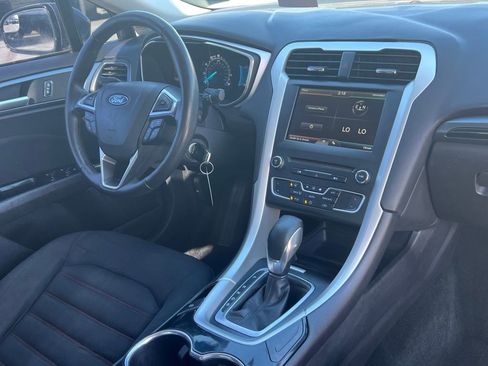Used 2016 Ford Fusion SE FWD image 19