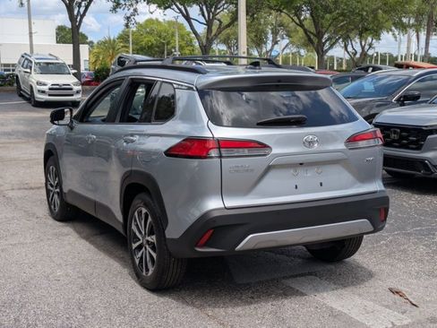 Used 2025 Toyota Corolla Cross XLE w/ Convenience Package image 8