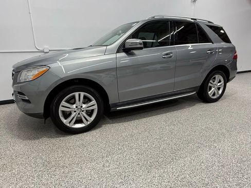 Used 2014 Mercedes-Benz ML 350 ML 350 4MATIC Sport Utility 4D w/ Premium 1 Package image 2