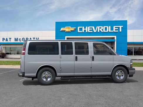 New 2026 Chevrolet Express 2500 LT w/ LT Preferred Equipment Group RWD image 6