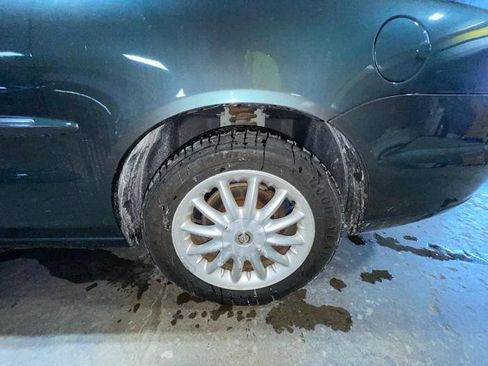 Used 2002 Chrysler Sebring LXi image 13