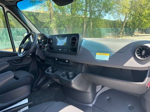 Used 2024 Mercedes-Benz Sprinter 3500 image 20