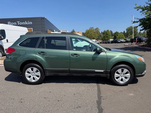 Used 2011 Subaru Outback 2.5i Premium AWD/4WD image 8