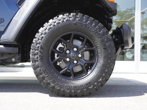 Used 2025 Jeep Wrangler Unlimited Sport AWD/4WD image 35