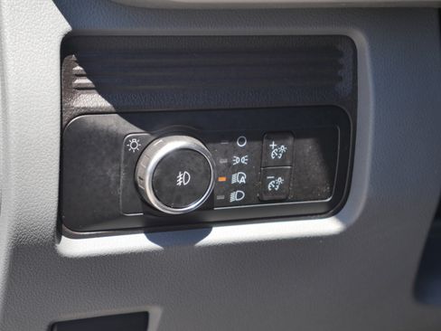 Certified 2024 Ford F550 4x4 Regular Cab Super Duty image 5