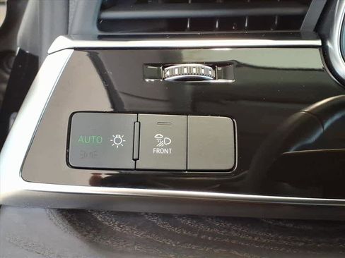 Used 2023 Audi Q8 Premium Plus w/ Premium Plus Package image 11