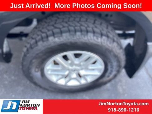Used 2017 Nissan Frontier SV w/ SV Value Truck Package image 9