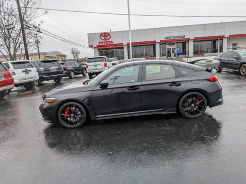 Used 2023 Honda Civic Type R image 6
