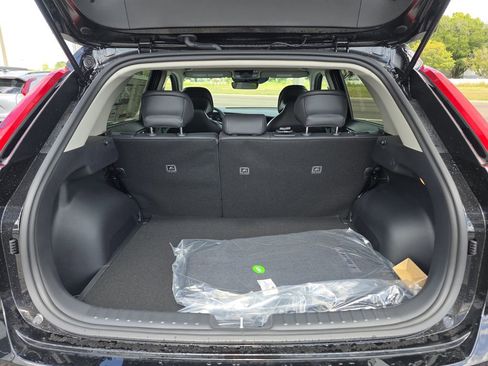New 2025 Kia Niro EX image 9