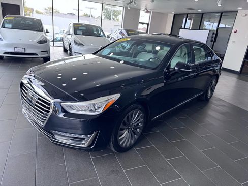Used 2017 Genesis G90 3.3T Premium image 2