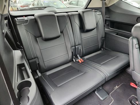 Certified 2021 Volkswagen Atlas SE image 16