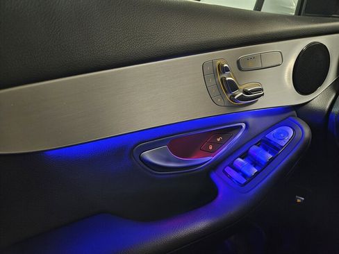 Used 2021 Mercedes-Benz GLC 300 4MATIC image 37