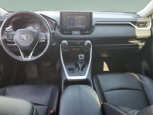 Used 2021 Toyota RAV4 XLE Premium image 10
