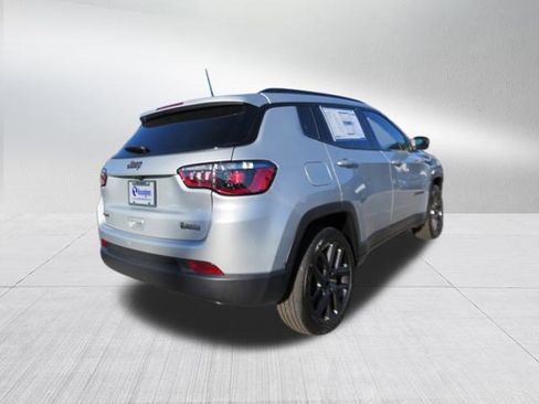New 2026 Jeep Compass Latitude image 8