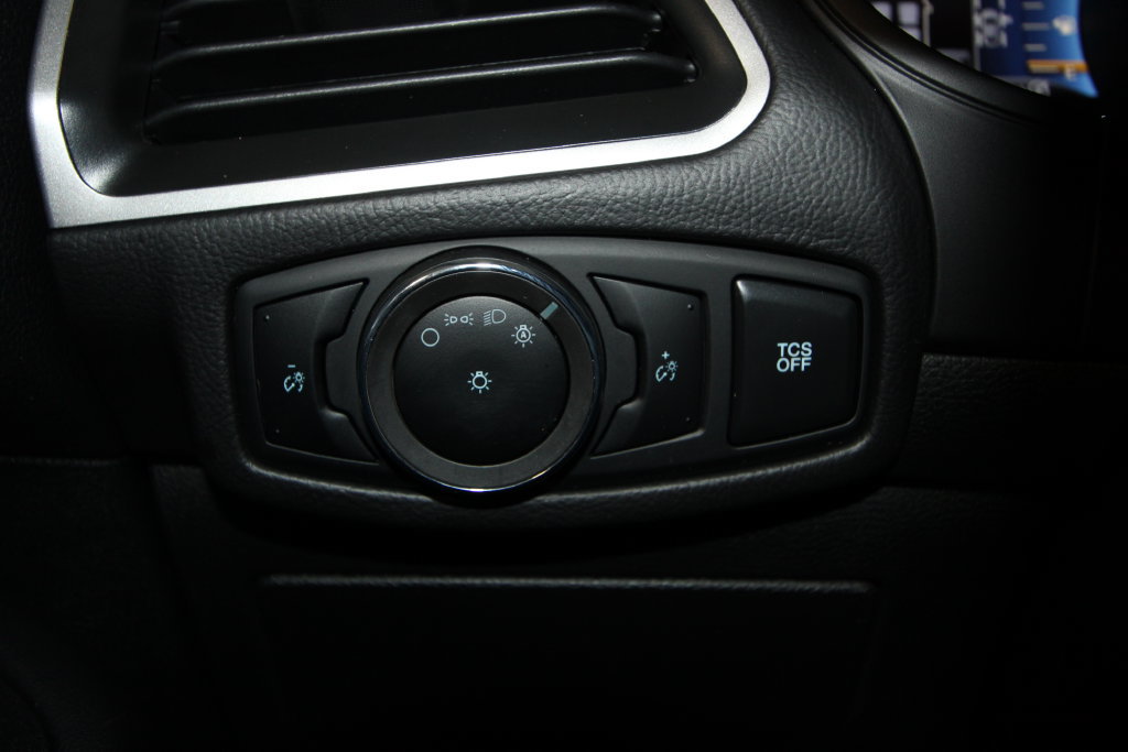Used 2024 Ford Edge SEL AWD/4WD image 9