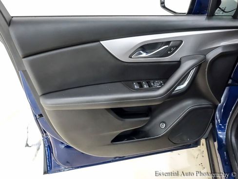Used 2022 Chevrolet Blazer LT FWD image 25