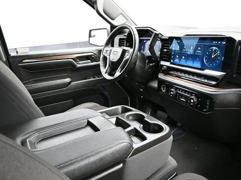 Used 2024 Chevrolet Silverado 1500 LT w/ Protection Package image 21