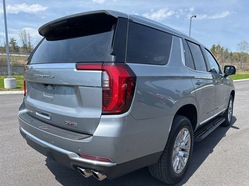 Used 2025 GMC Yukon Denali AWD/4WD image 5