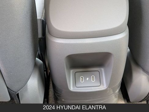 Used 2024 Hyundai Elantra SEL FWD image 15