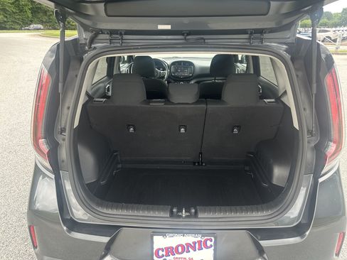 Used 2023 Kia Soul LX w/ LX Technology Package FWD image 18