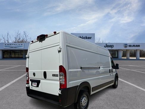 Used 2025 RAM ProMaster 2500 w/ Convenience Group FWD image 3