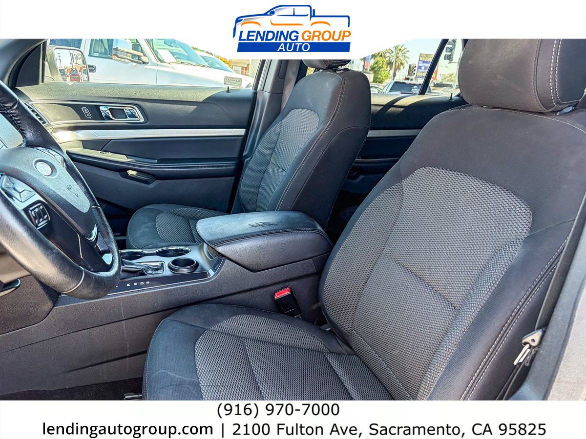 Used 2017 Ford Explorer XLT FWD image 16