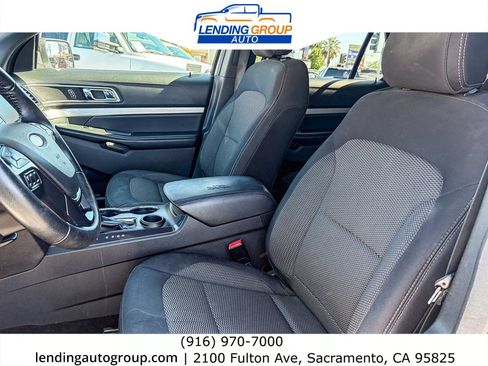 Used 2017 Ford Explorer XLT FWD image 16