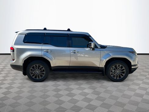 Used 2024 Lexus GX 550 image 8