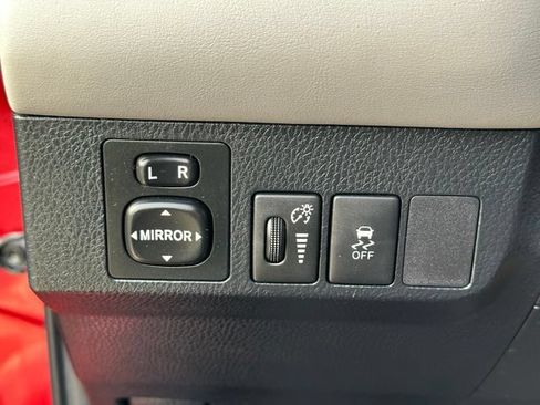 Used 2013 Toyota RAV4 XLE AWD/4WD image 24